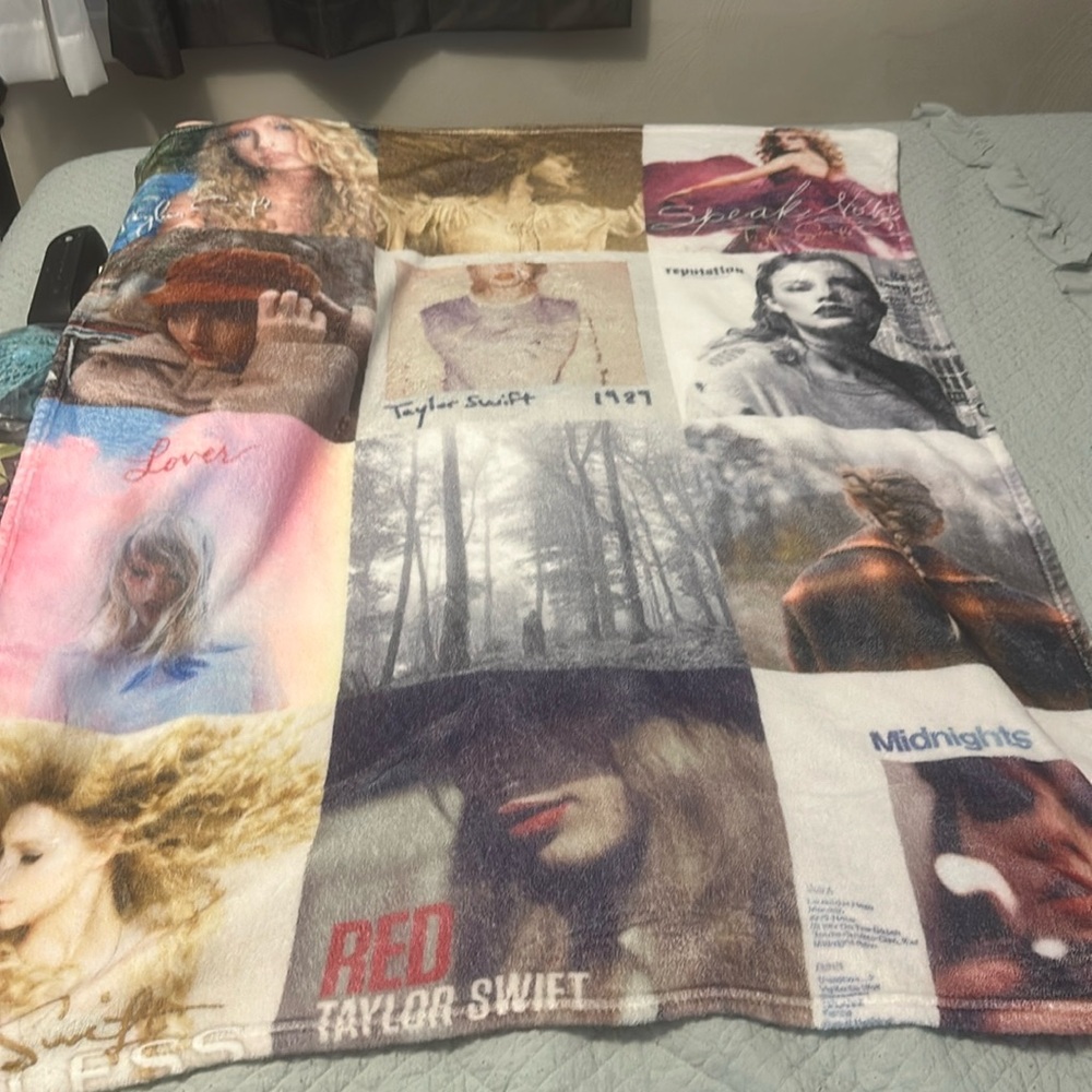 Taylor swift throw blanket